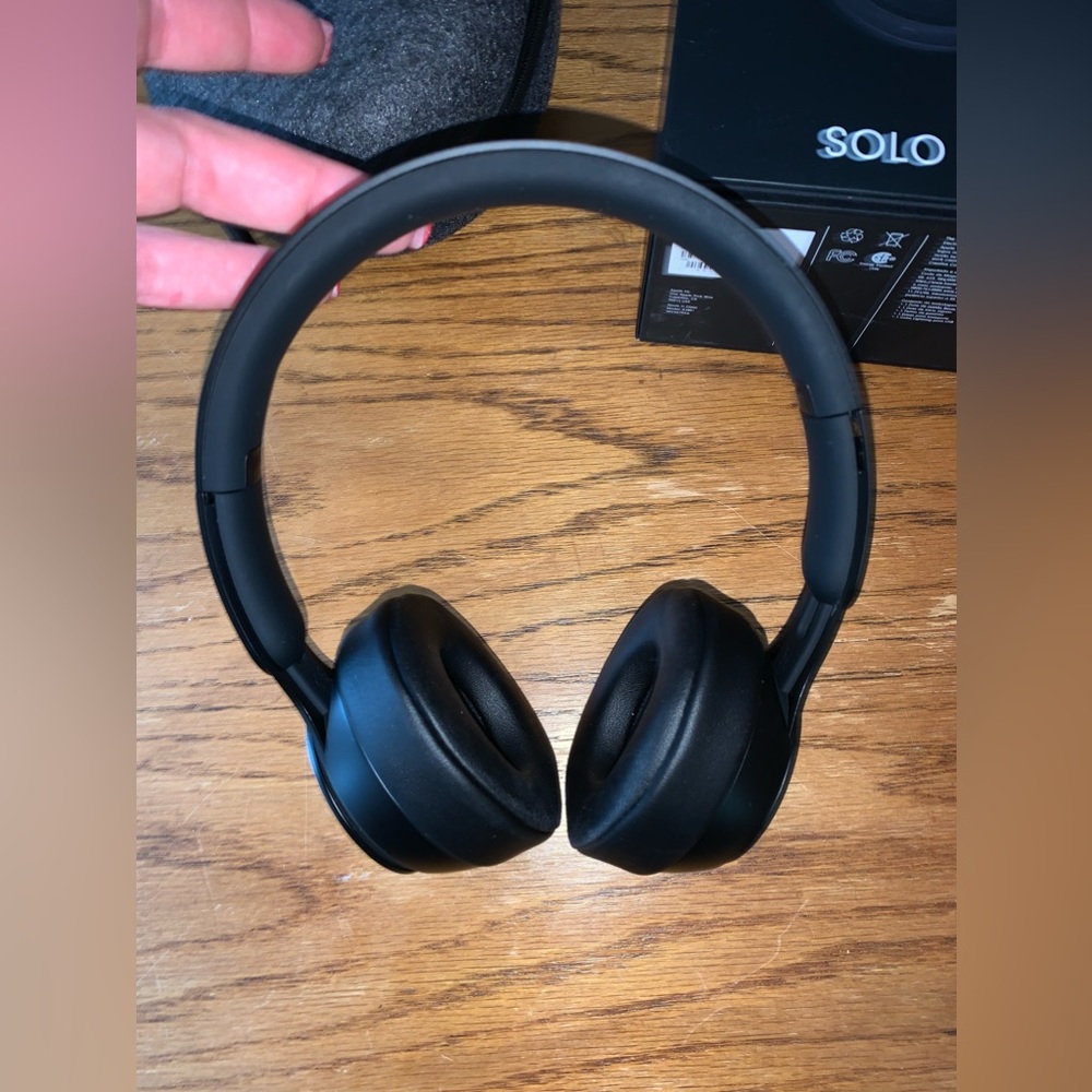 Beats Solo pros wireless with noice cancellation